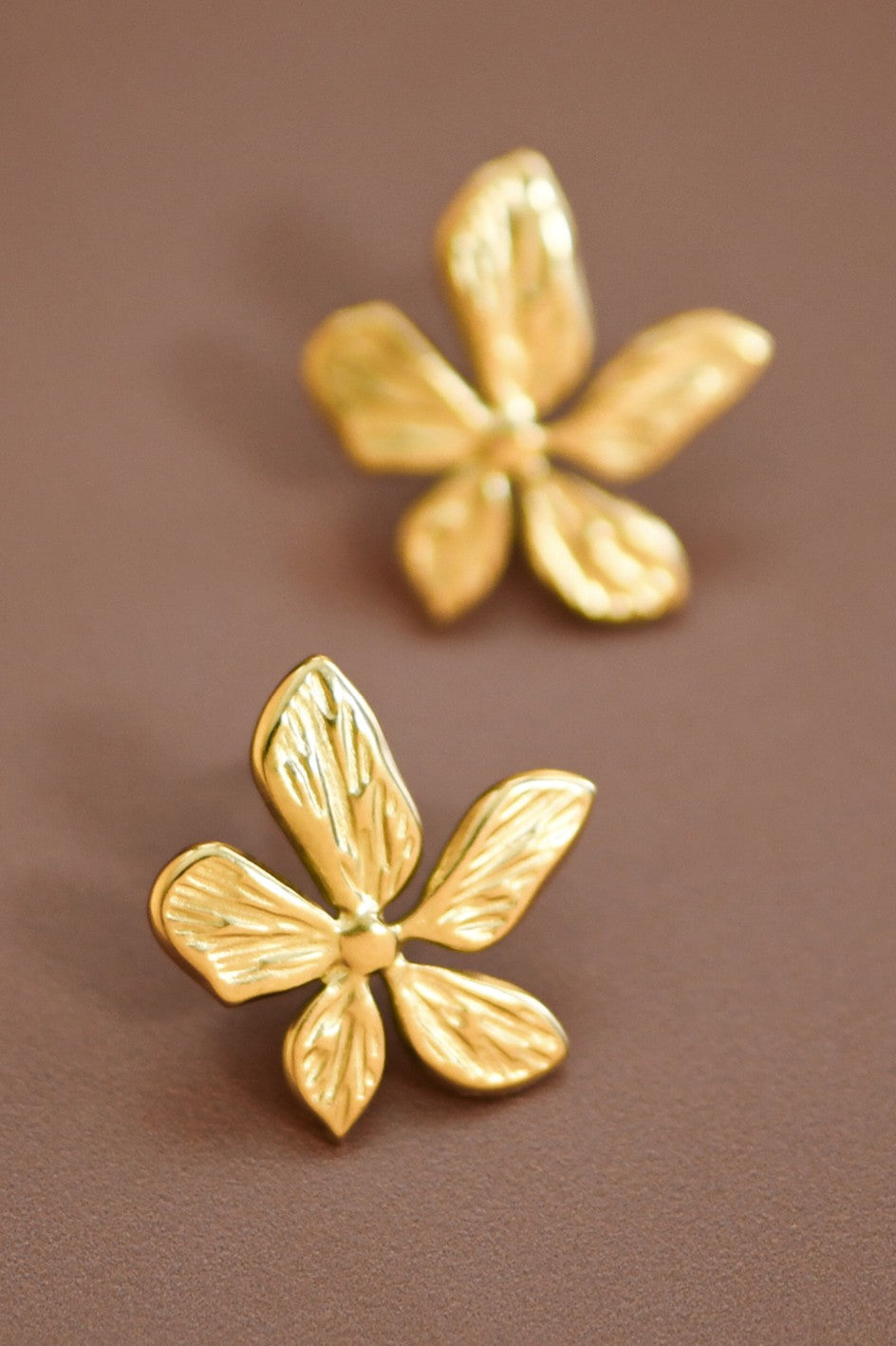 18k Non-Tarnish Flower Studs
