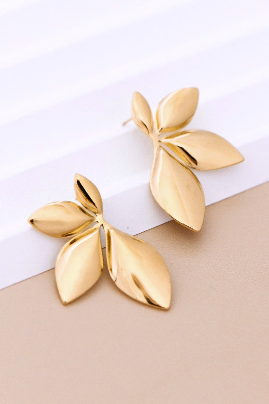 18k Non-Tarnish Leaf Design Stud Earrings-Gold