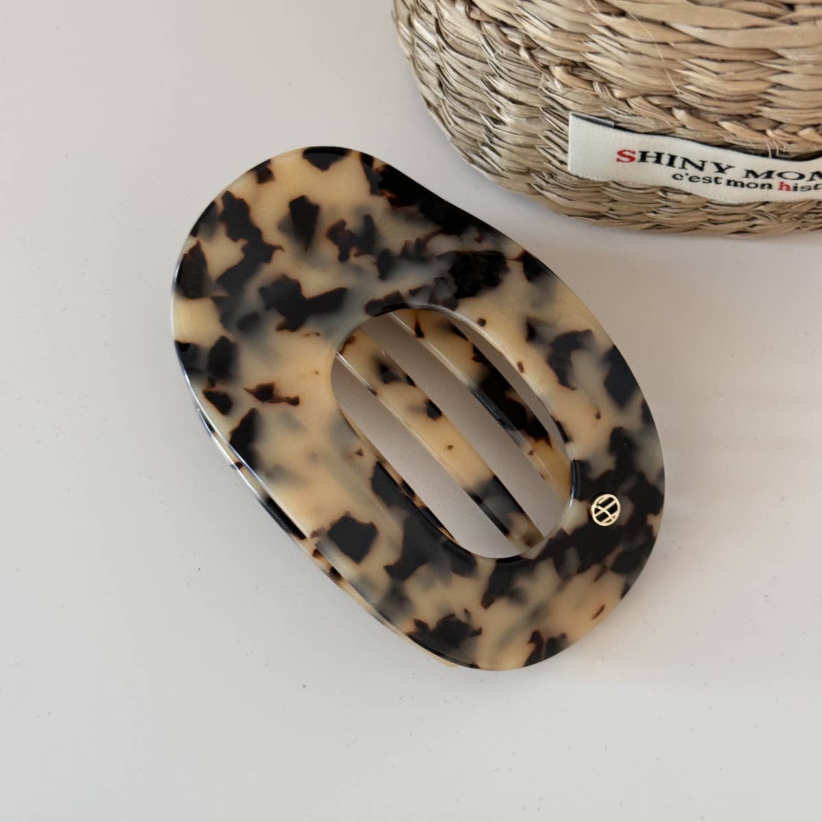 Oval Flat Hair Claw-Marble and Tortoise