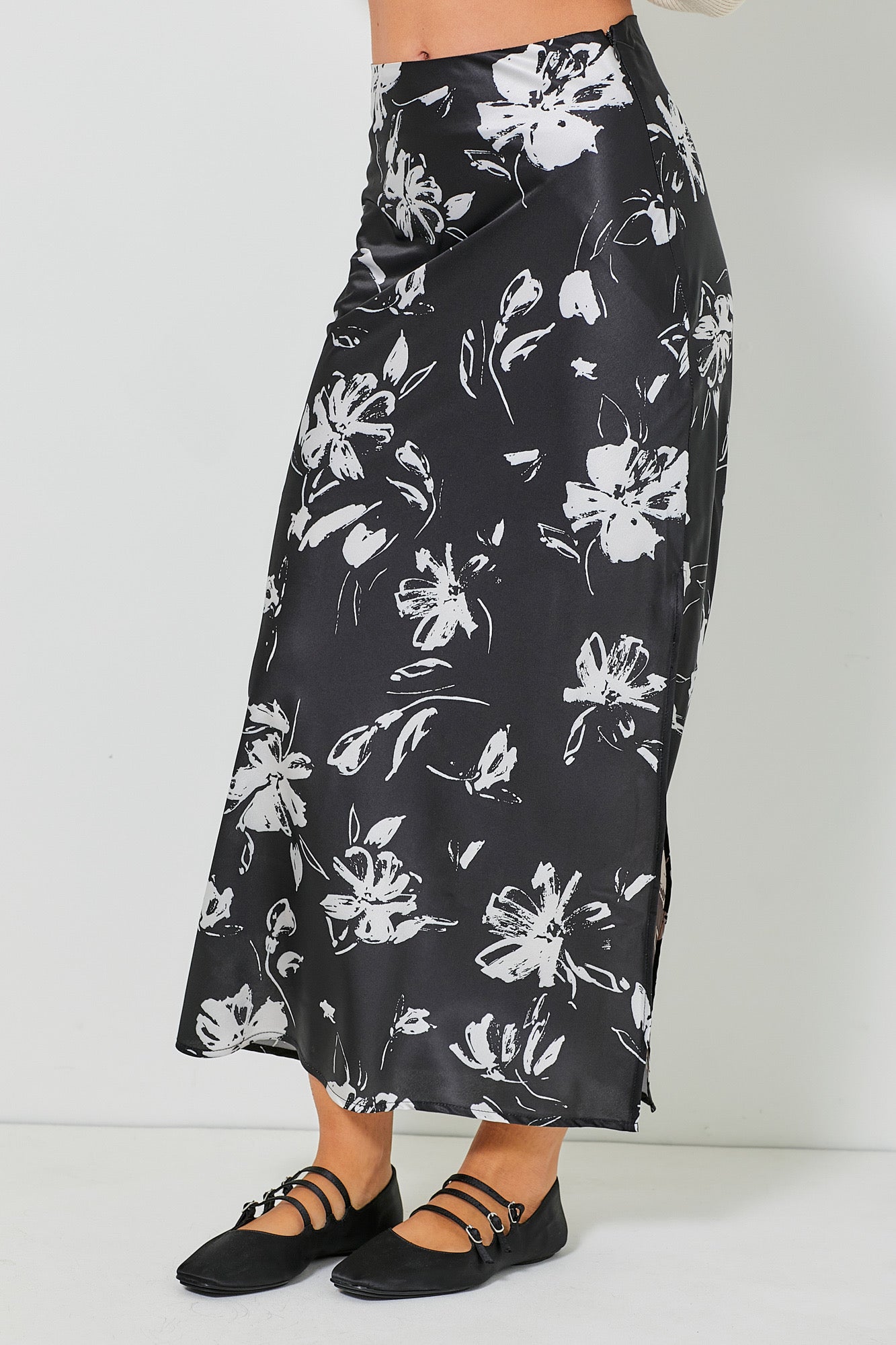 Angelica Floral Print Satin Maxi Skirt-Black Cream