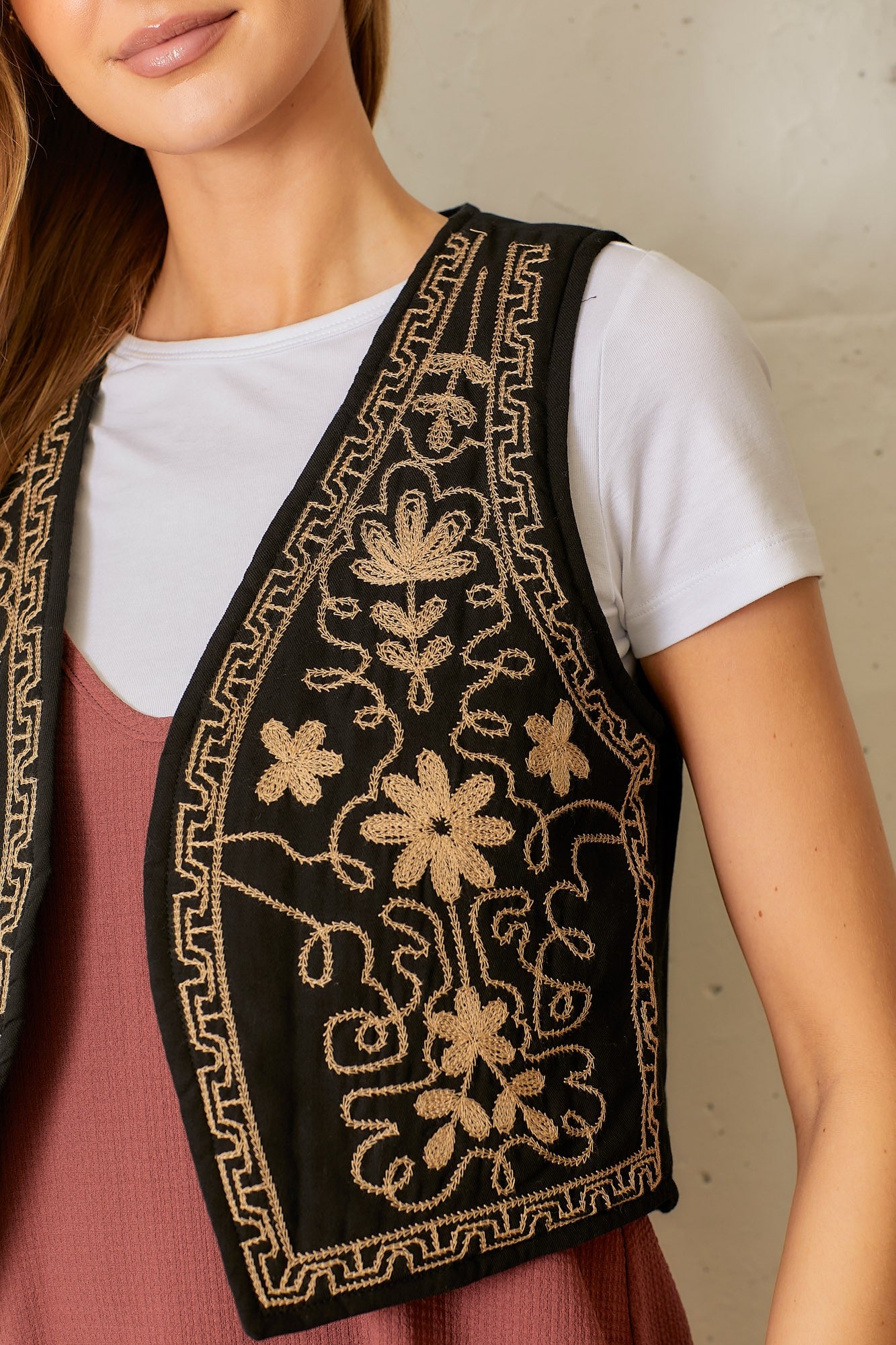 Embroidered Vest-Black Tan