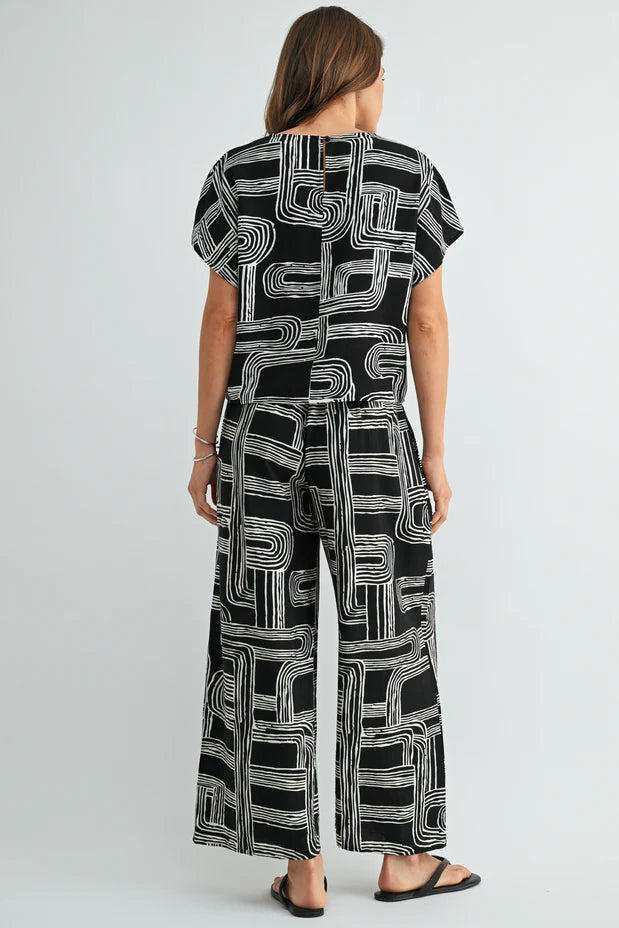 Aubrey Abstract Print Dolman Sleeve Blouse-Black White Flowy