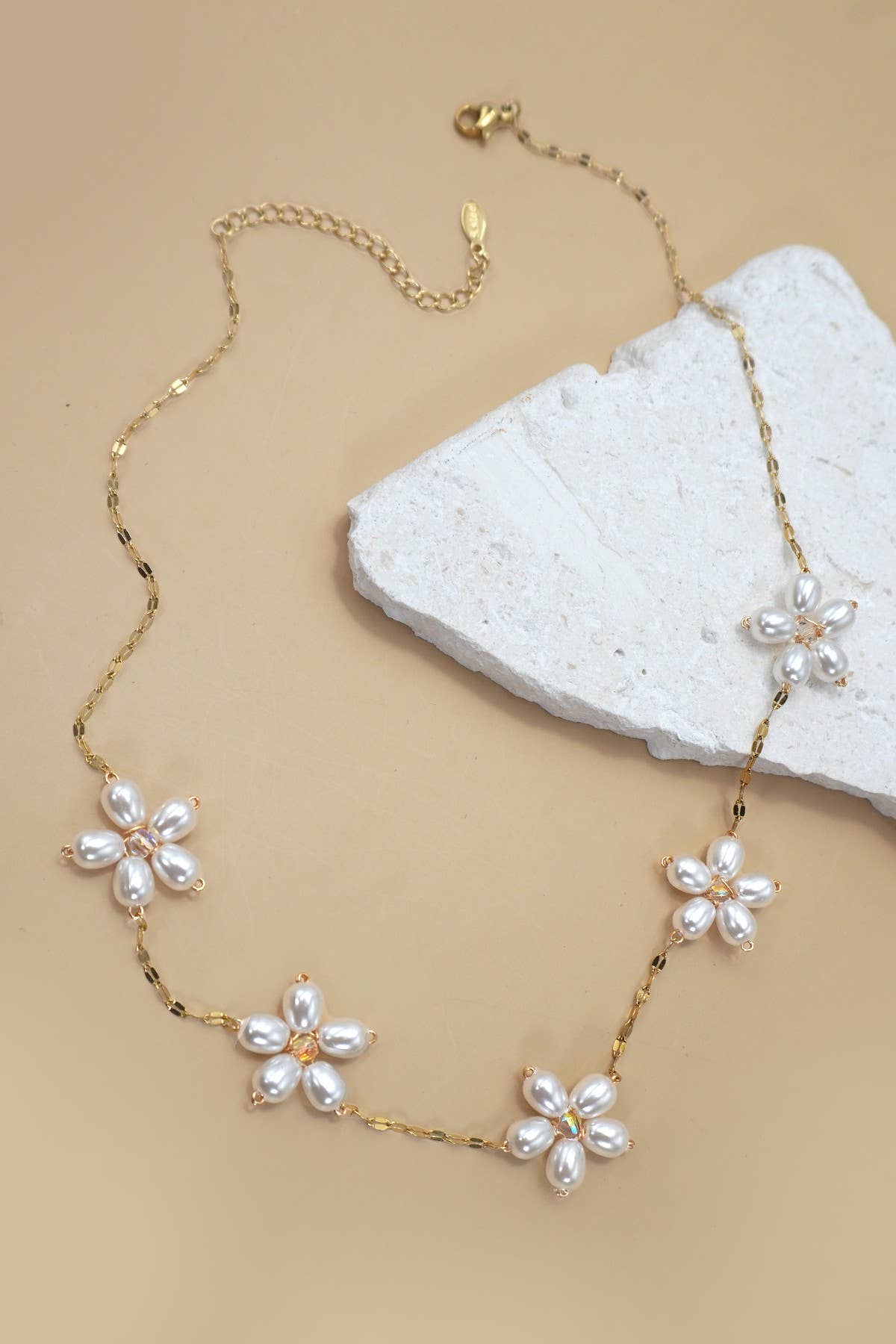 18K Non-Tarnish Pearl Flower Necklace