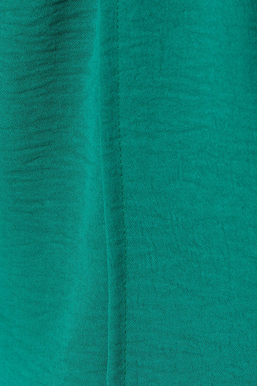 Close-up of hunter green airflow fabric