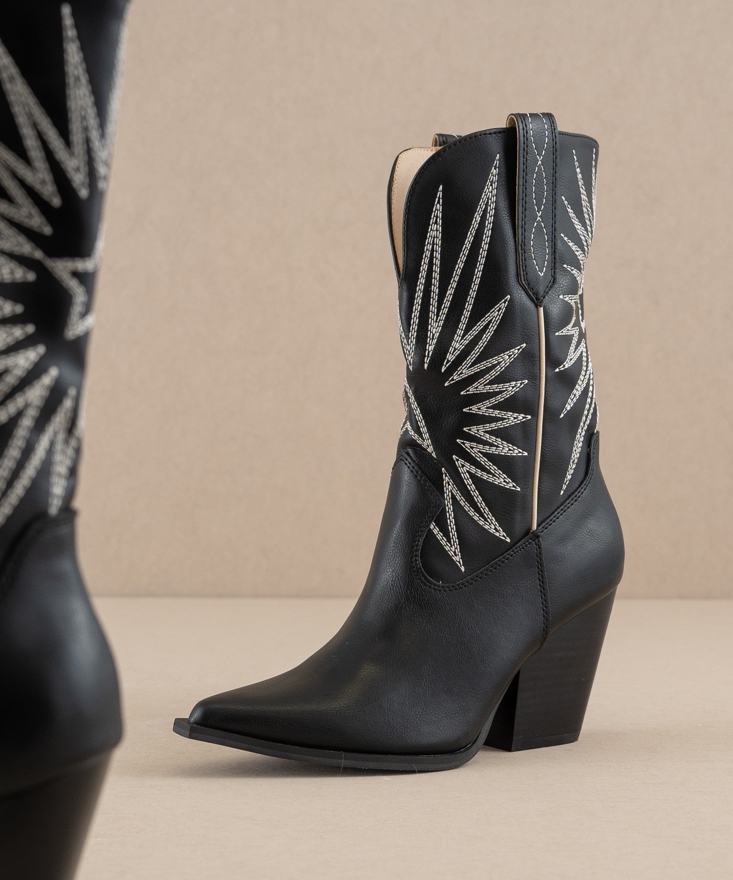 Starburst Embroidery Western Boots-Black