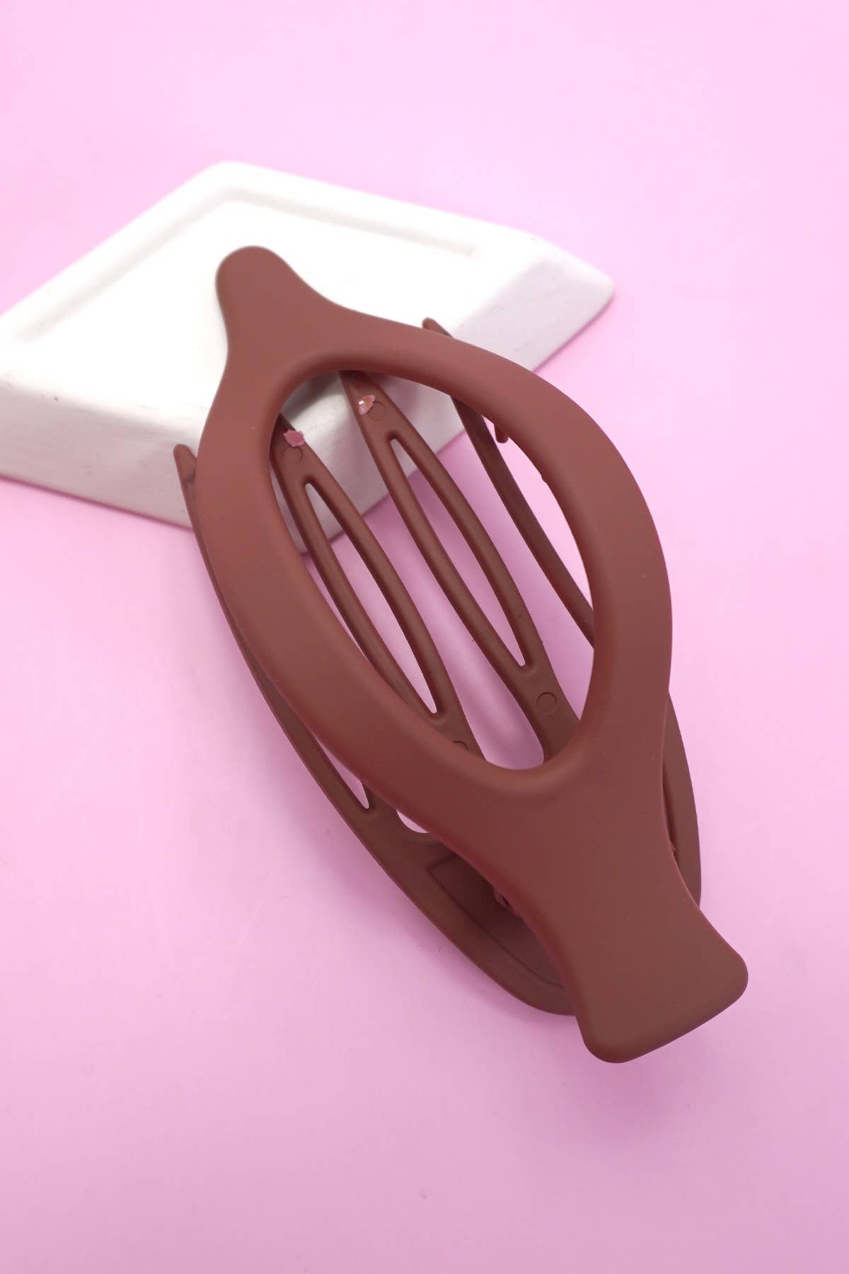 Hair Claw Oval Flat-Brown