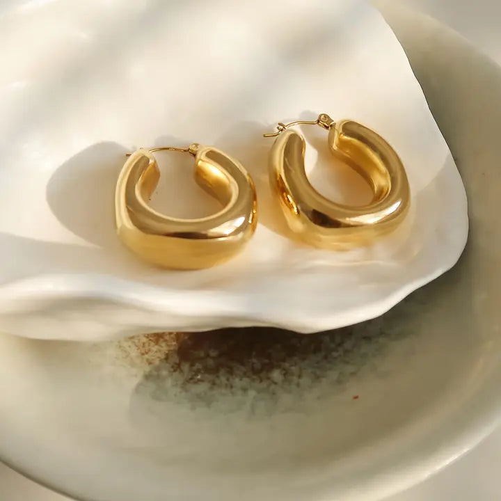 Women’s 18k gold plated non-tarnish classic U hoop earrings