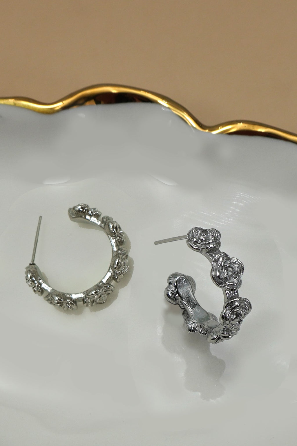 18k silver-plated stainless steel floral design hoop earrings on white background