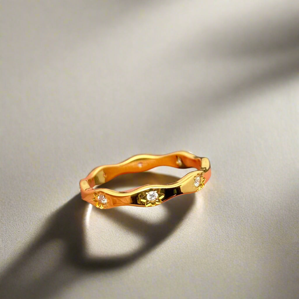 18K Non-Tarnish Wavy CZ Star Ring-Gold