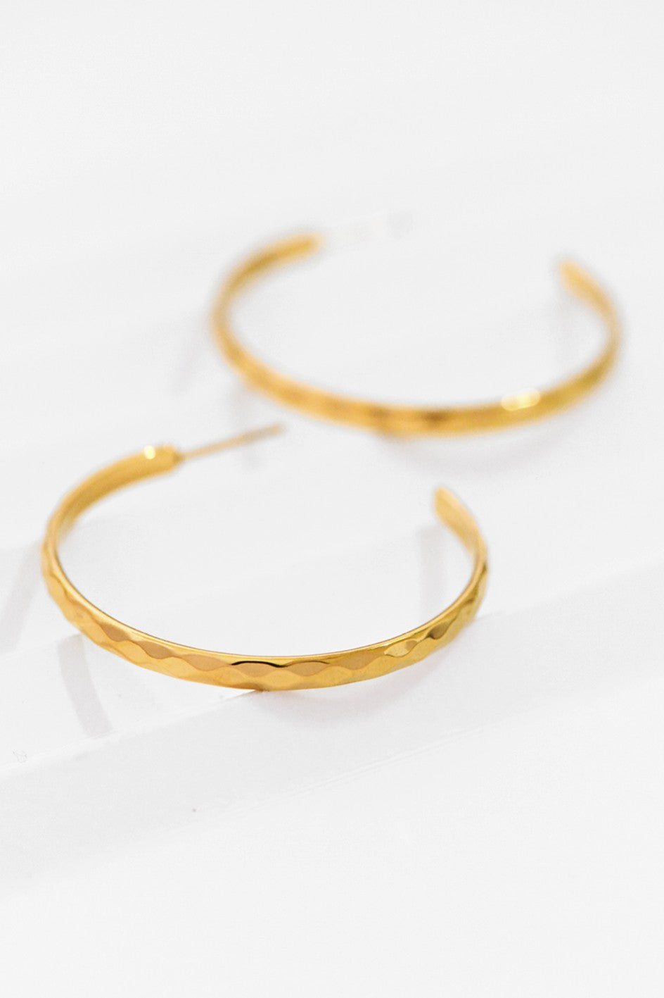 18k Non-Tarnish Textured Hoop Earrings-Gold