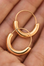 18k gold-plated stainless steel chunky hoop earrings on a hand