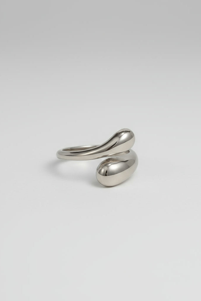 Women's 18k silver-plated ring on a white background