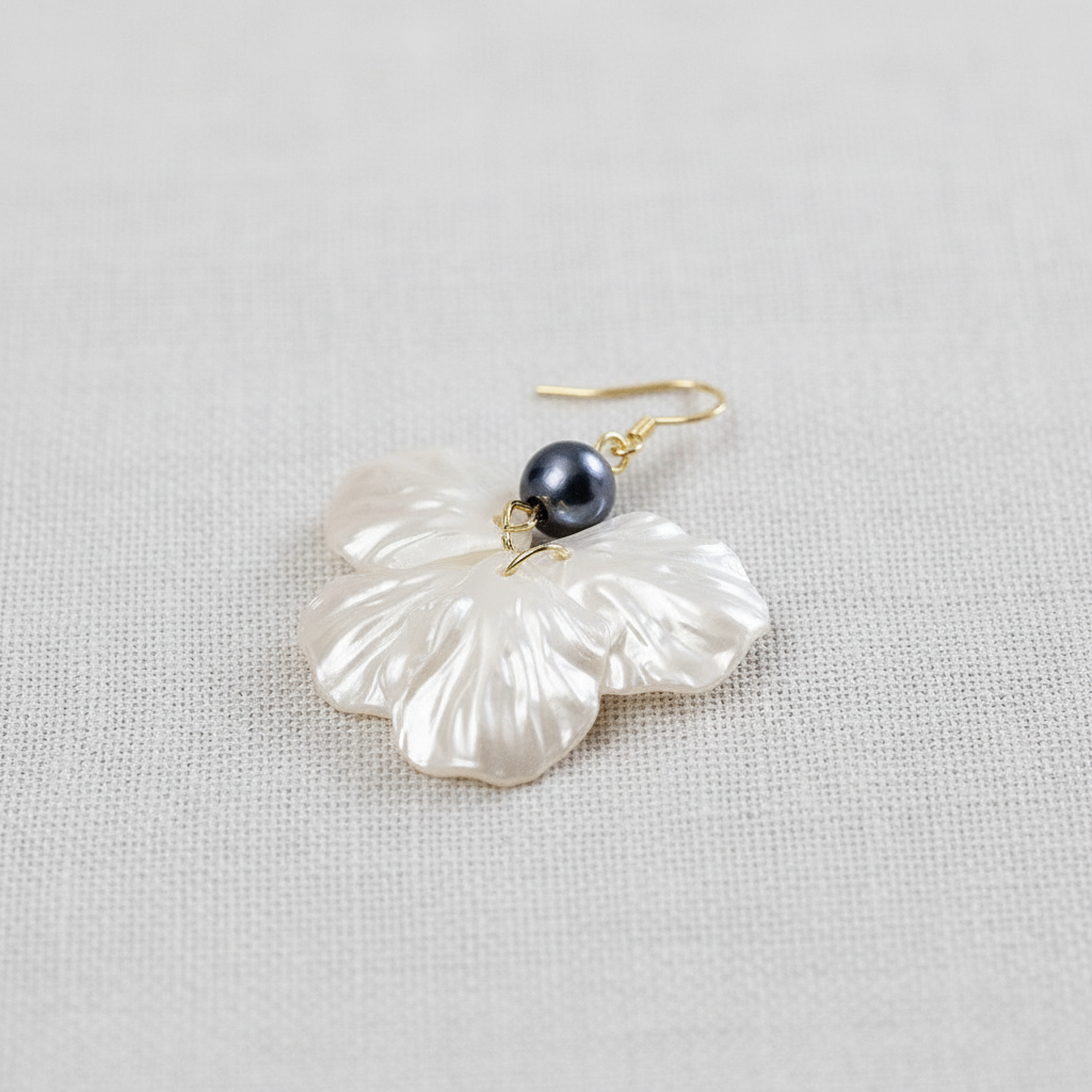 Shell Drop Earrings-Pearl